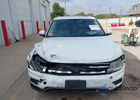 2020 Volkswagen Tiguan 2.0T Se/2.0T Se R-Line Black/2.0T Sel z USA, uszkodzony, nr VIN 3VV2B7AX2LM006165